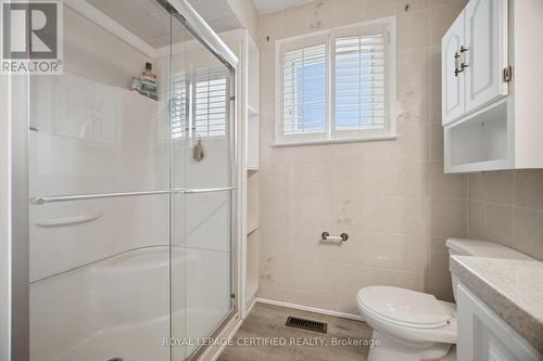 33 Grassmere Crescent, Brampton, ON - Indoor Photo Showing Bathroom