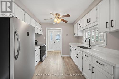 33 Grassmere Crescent, Brampton, ON - Indoor Photo Showing Kitchen With Double Sink