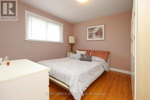 2694 Truscott Drive, Mississauga, ON - Indoor Photo Showing Bedroom