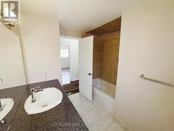 4pc Main bathroom - 