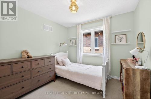 38 Templeton Court, Brampton, ON - Indoor Photo Showing Bedroom