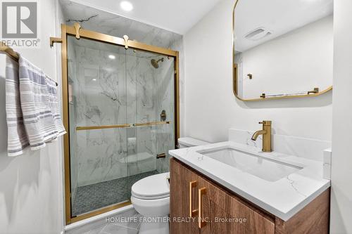 38 Templeton Court, Brampton, ON - Indoor Photo Showing Bathroom
