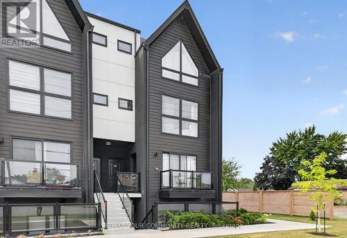 106 - 7277 Wilson Crescent, Niagara Falls, ON - Outdoor