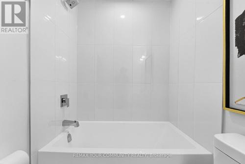 106 - 7277 Wilson Crescent, Niagara Falls, ON - Indoor Photo Showing Bathroom