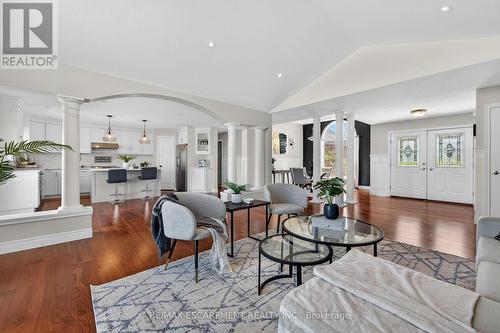 1140 River Road, Haldimand, ON - Indoor Photo Showing Living Room