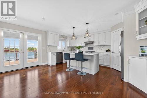 1140 River Road, Haldimand, ON - Indoor Photo Showing Kitchen With Upgraded Kitchen