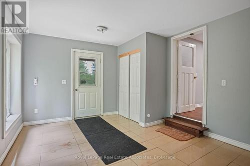 5301 620 Highway, Wollaston, ON - Indoor Photo Showing Other Room
