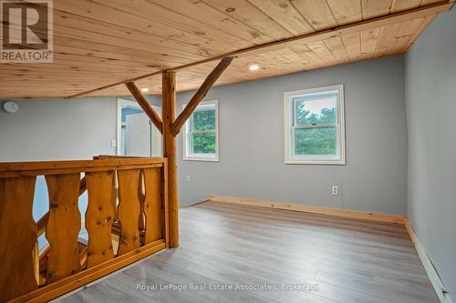5301 620 Highway, Wollaston, ON - Indoor Photo Showing Other Room