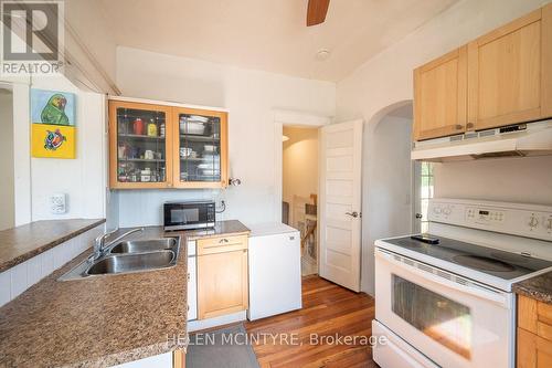5012 Morrison Street, Niagara Falls, ON - Indoor Photo Showing Kitchen With Double Sink