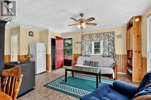 6 Dennys Pond Road, New Harbour, NL - Indoor Photo Showing Living Room