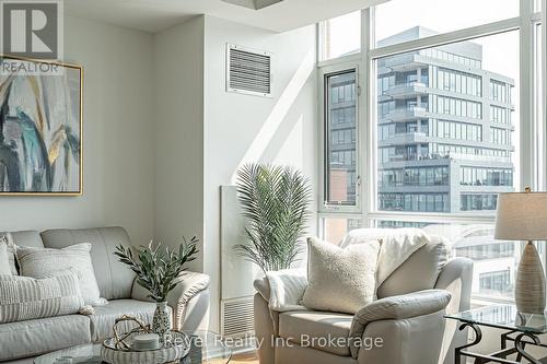 515 - 80 Port Street E, Mississauga (Port Credit), ON - Indoor Photo Showing Living Room