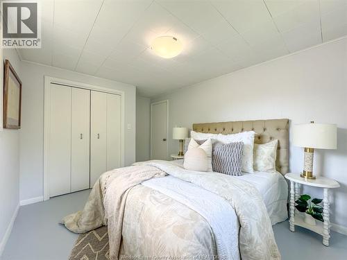 482 John M St, Windsor, ON - Indoor Photo Showing Bedroom