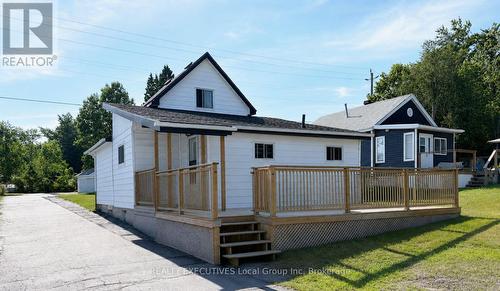 926 Main Street N, Callander, ON - Outdoor With Deck Patio Veranda