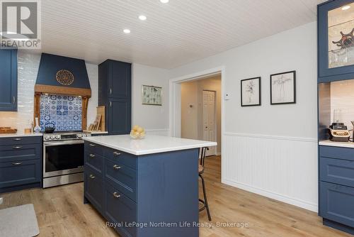 106 Lakeview Court, Bonfield, ON - Indoor Photo Showing Kitchen