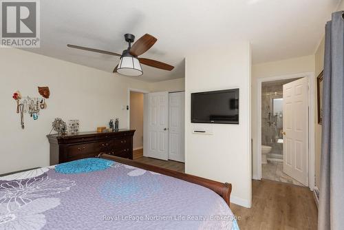 106 Lakeview Court, Bonfield, ON - Indoor Photo Showing Bedroom