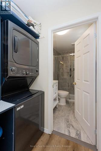 106 Lakeview Court, Bonfield, ON - Indoor Photo Showing Laundry Room