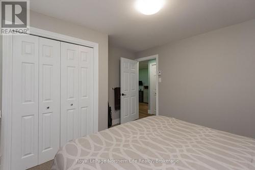 106 Lakeview Court, Bonfield, ON - Indoor Photo Showing Bedroom