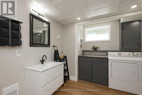 106 Lakeview Court, Bonfield, ON - Indoor Photo Showing Laundry Room