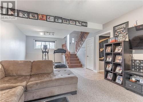 3878 Macmillan Drive, Val Caron, ON - Indoor Photo Showing Living Room