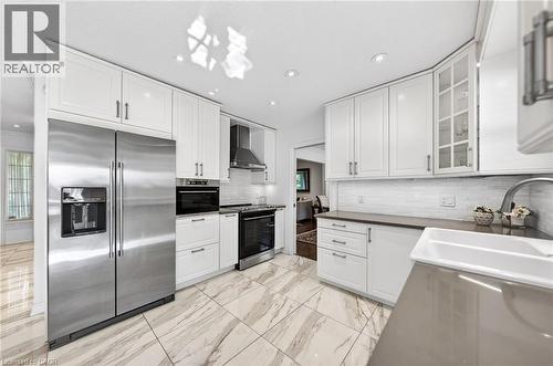 5 Mays Crescent, Waterdown, ON - Indoor Photo Showing Kitchen With Upgraded Kitchen