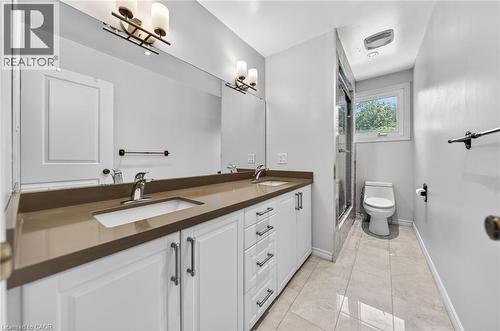 5 Mays Crescent, Waterdown, ON - Indoor Photo Showing Bathroom