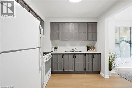 333 Meadows Boulevard Unit# 23, Mississauga, ON - Indoor Photo Showing Kitchen With Double Sink
