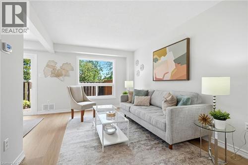 333 Meadows Boulevard Unit# 23, Mississauga, ON - Indoor Photo Showing Living Room