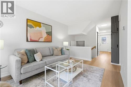 333 Meadows Boulevard Unit# 23, Mississauga, ON - Indoor Photo Showing Living Room
