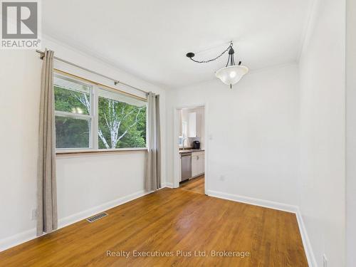 29 Queen Street, Sundridge, ON - Indoor Photo Showing Other Room