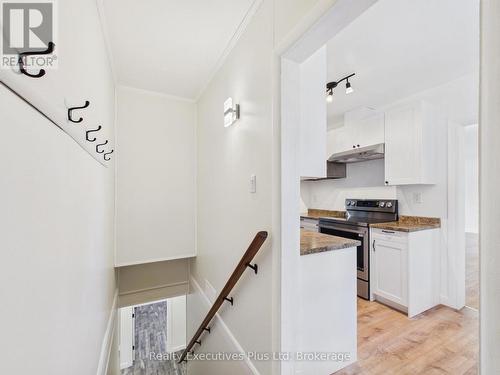 29 Queen Street, Sundridge, ON - Indoor Photo Showing Kitchen