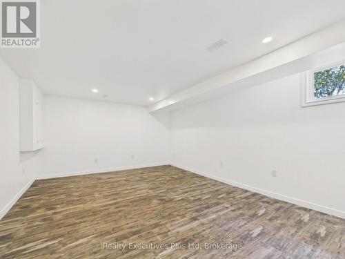 29 Queen Street, Sundridge, ON - Indoor Photo Showing Other Room