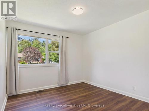 29 Queen Street, Sundridge, ON - Indoor Photo Showing Other Room