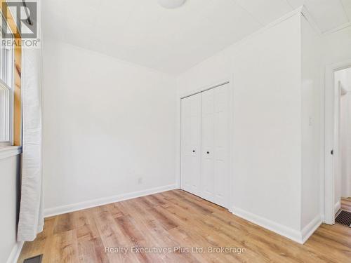 29 Queen Street, Sundridge, ON - Indoor Photo Showing Other Room