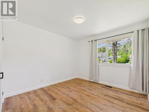 29 Queen Street, Sundridge, ON - Indoor Photo Showing Other Room