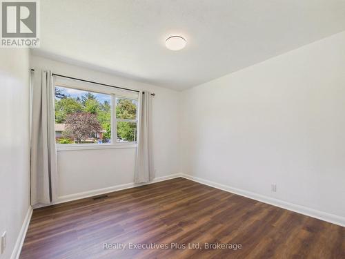 29 Queen Street, Sundridge, ON - Indoor Photo Showing Other Room