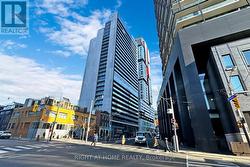 209 - 330 RICHMOND STREET W Toronto, ON M5V 0M4