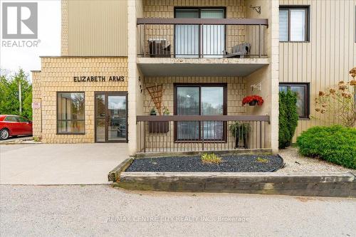 102 - 31 Victoria Street S, Strathroy-Caradoc (Nw), ON - Outdoor With Balcony