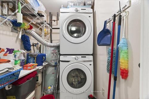 102 - 31 Victoria Street S, Strathroy-Caradoc (Nw), ON - Indoor Photo Showing Laundry Room