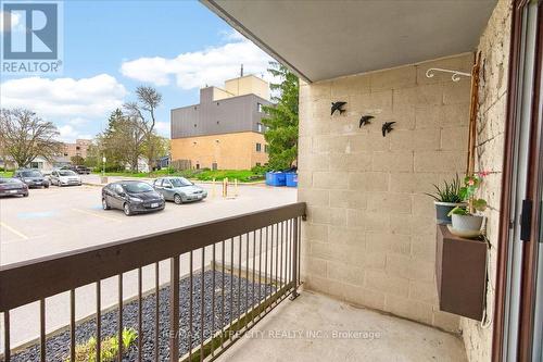 102 - 31 Victoria Street S, Strathroy-Caradoc (Nw), ON - Outdoor With Balcony With Exterior