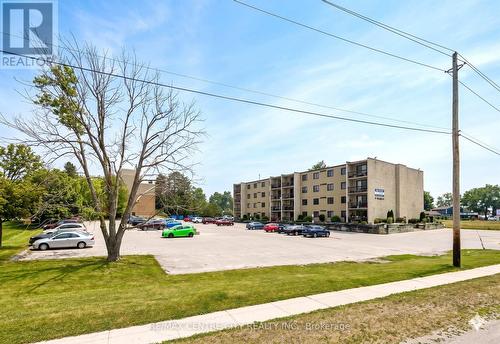 102 - 31 Victoria Street S, Strathroy-Caradoc (Nw), ON - Outdoor