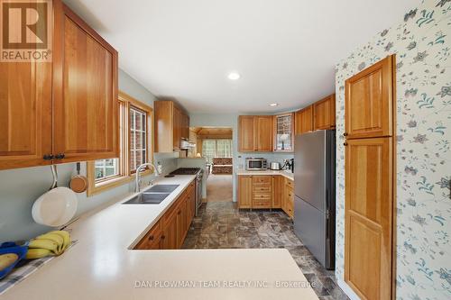 3310 Old Scugog Road, Clarington, ON - Indoor Photo Showing Kitchen With Double Sink
