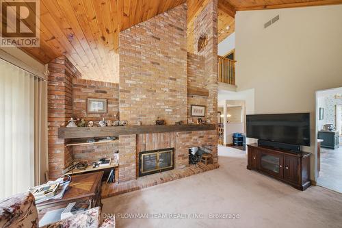 3310 Old Scugog Road, Clarington, ON - Indoor Photo Showing Living Room With Fireplace