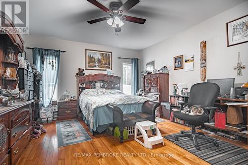 1692 Black Bay Road, Petawawa, ON - Indoor Photo Showing Bedroom