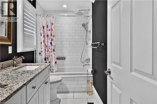 2102 Salma Crescent, Burlington, ON - Indoor Photo Showing Bathroom