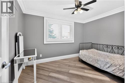 2102 Salma Crescent, Burlington, ON - Indoor Photo Showing Bedroom