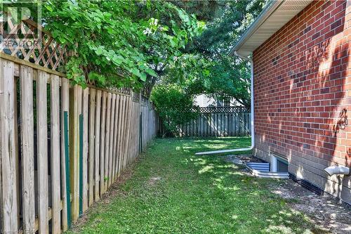 2102 Salma Crescent, Burlington, ON - Outdoor
