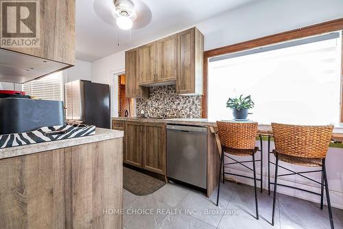 39 Burk Street, Oshawa, ON - Indoor Photo Showing Kitchen