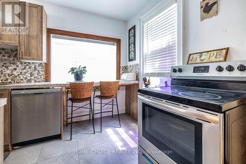 39 Burk Street, Oshawa, ON - Indoor Photo Showing Kitchen