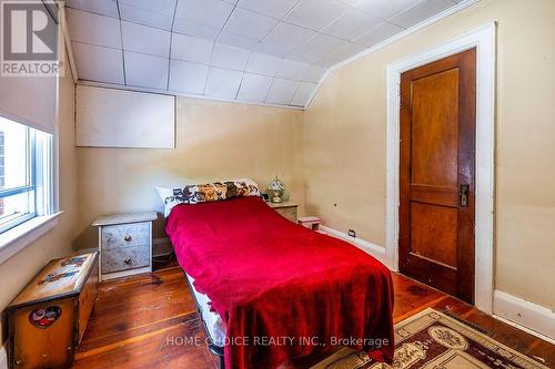 39 Burk Street, Oshawa, ON - Indoor Photo Showing Bedroom