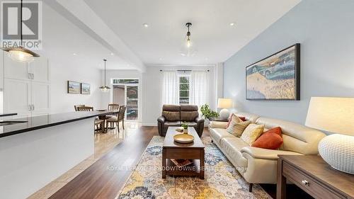 126 Bridlewood Boulevard, Whitby, ON - Indoor Photo Showing Living Room